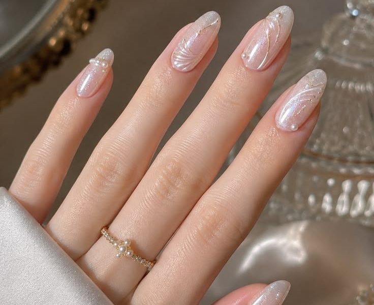 2026 Trending Nail Designs: 3D Pearl & Shell Shimmer Art Guide