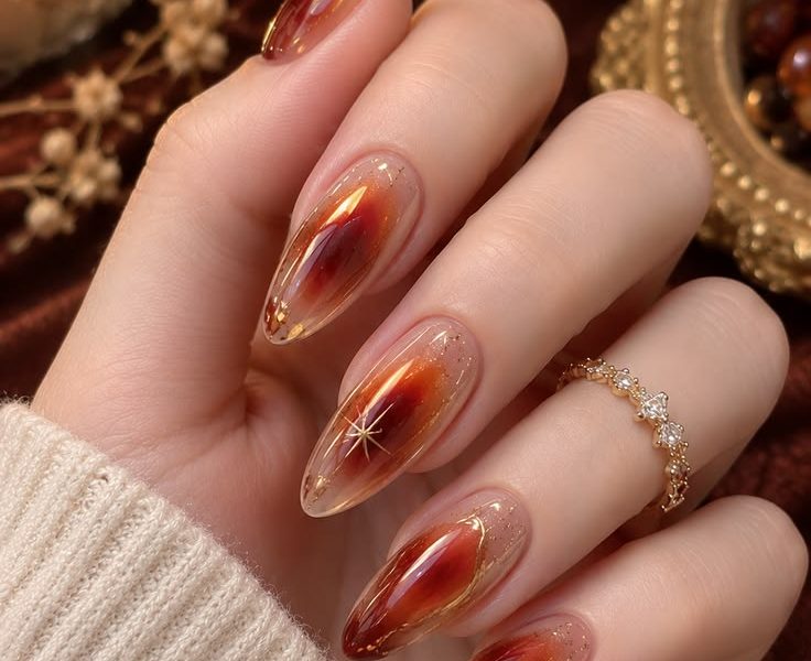 Amber Blush & Caramel Syrup Nails: The Ultimate Autumn Trend Guide